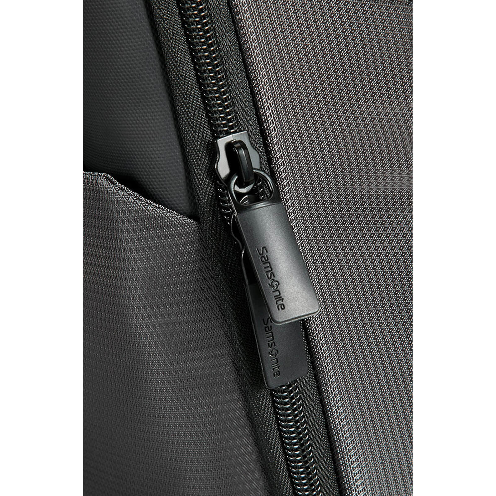 SAMSONITE-16N-09-005-15.6-Qibyte-Notebook-Sirt-Cantasi-Antrasit-6