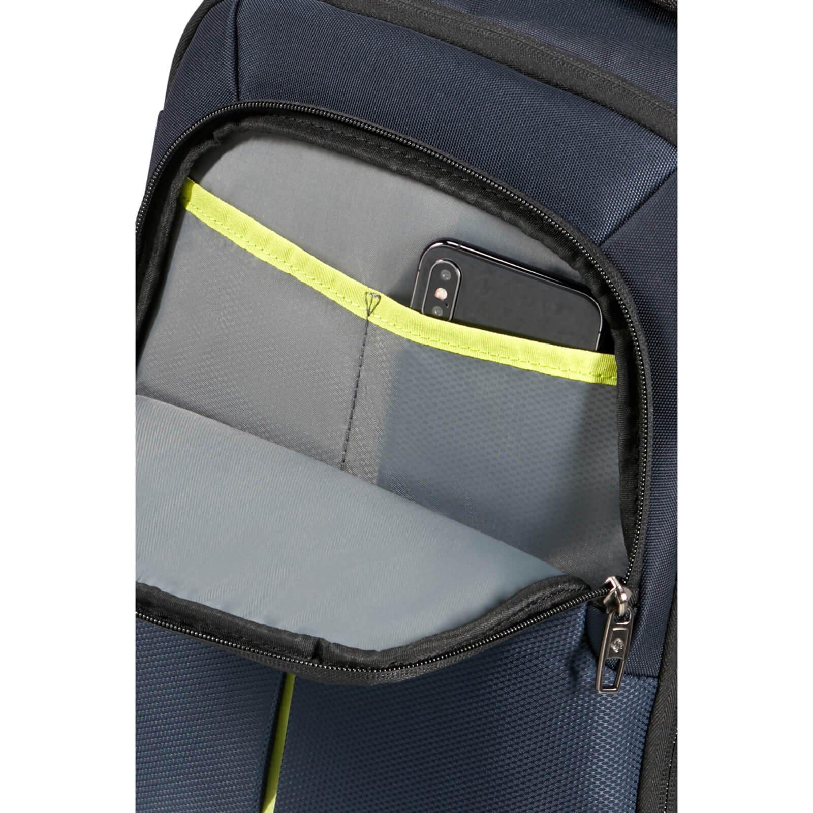 SAMSONITE-KR2-01-004-14.1-Guard-IT-3.0-Seyahat-Notebook-Sirt-Cantasi-Lacivert-6